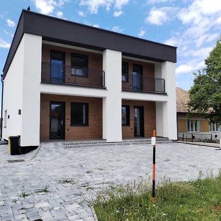 Apartman Pri Parku Solcany Dış mekan fotoğraf